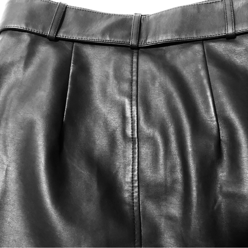 Forever 21 Size Small Faux Leather Biker Zip Front Belted Mini Skirt - Picture 4 of 12